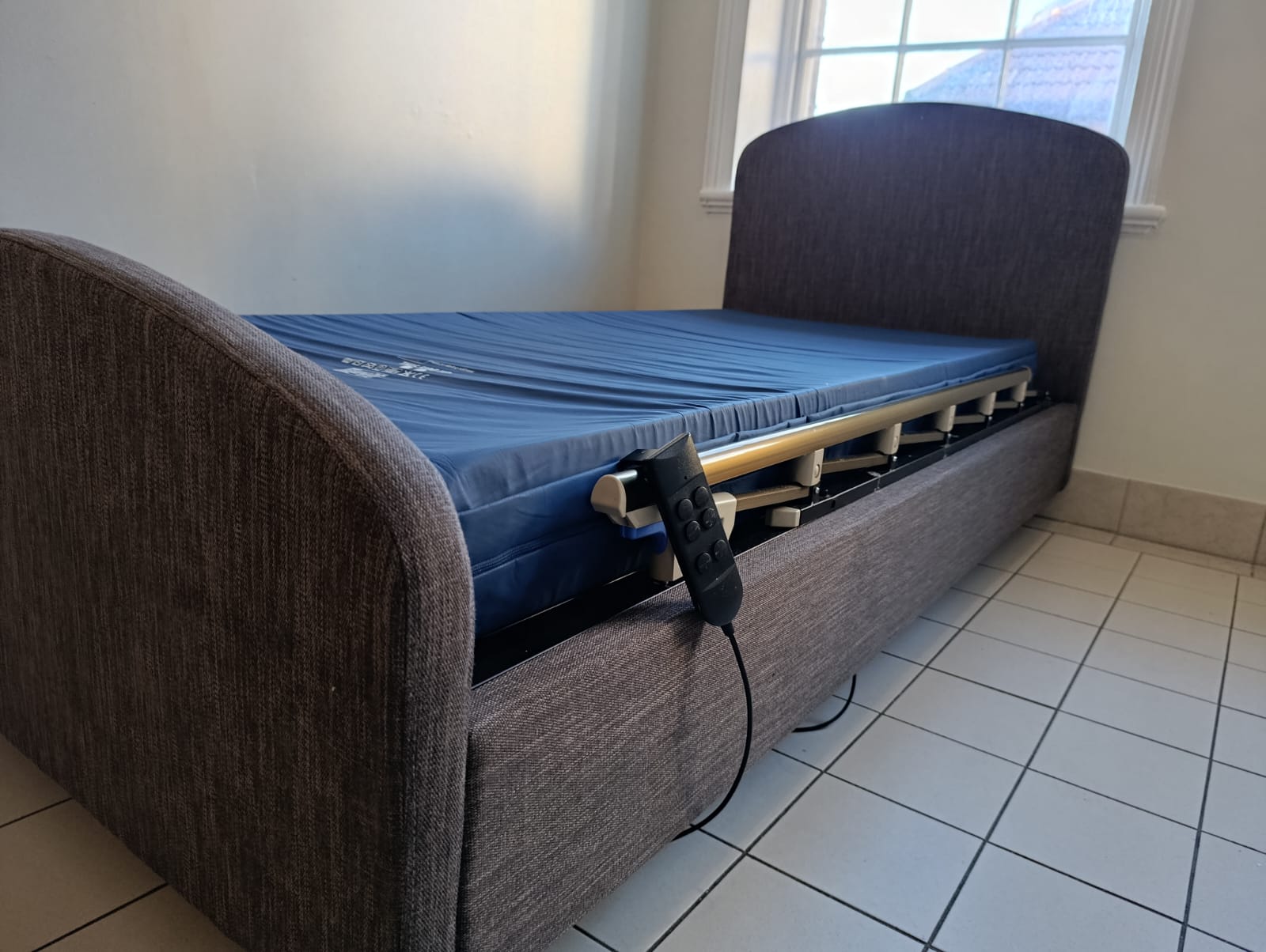 Avante Erica Electronic Adjustable Bed (Free Egg Shell Mattress)