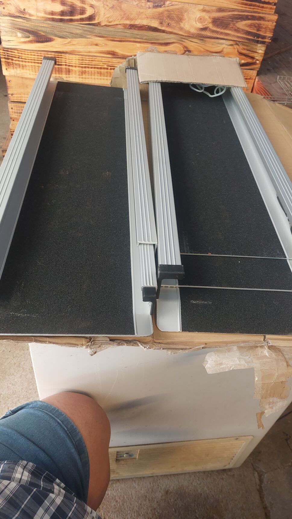 Auminium extendable wheelchair ramps.