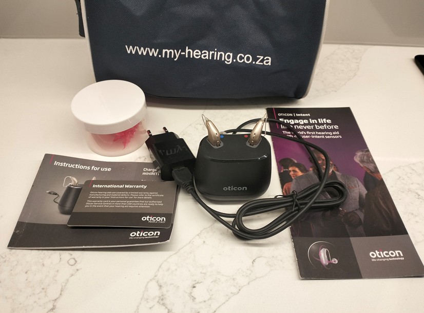 Oticon Intent 4 sensor rechargeable miniRITE hearing aids