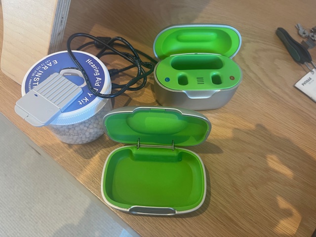 Phonak Hearing Aid accessories: Phonak Case Go, Travel Case, Dry Kit