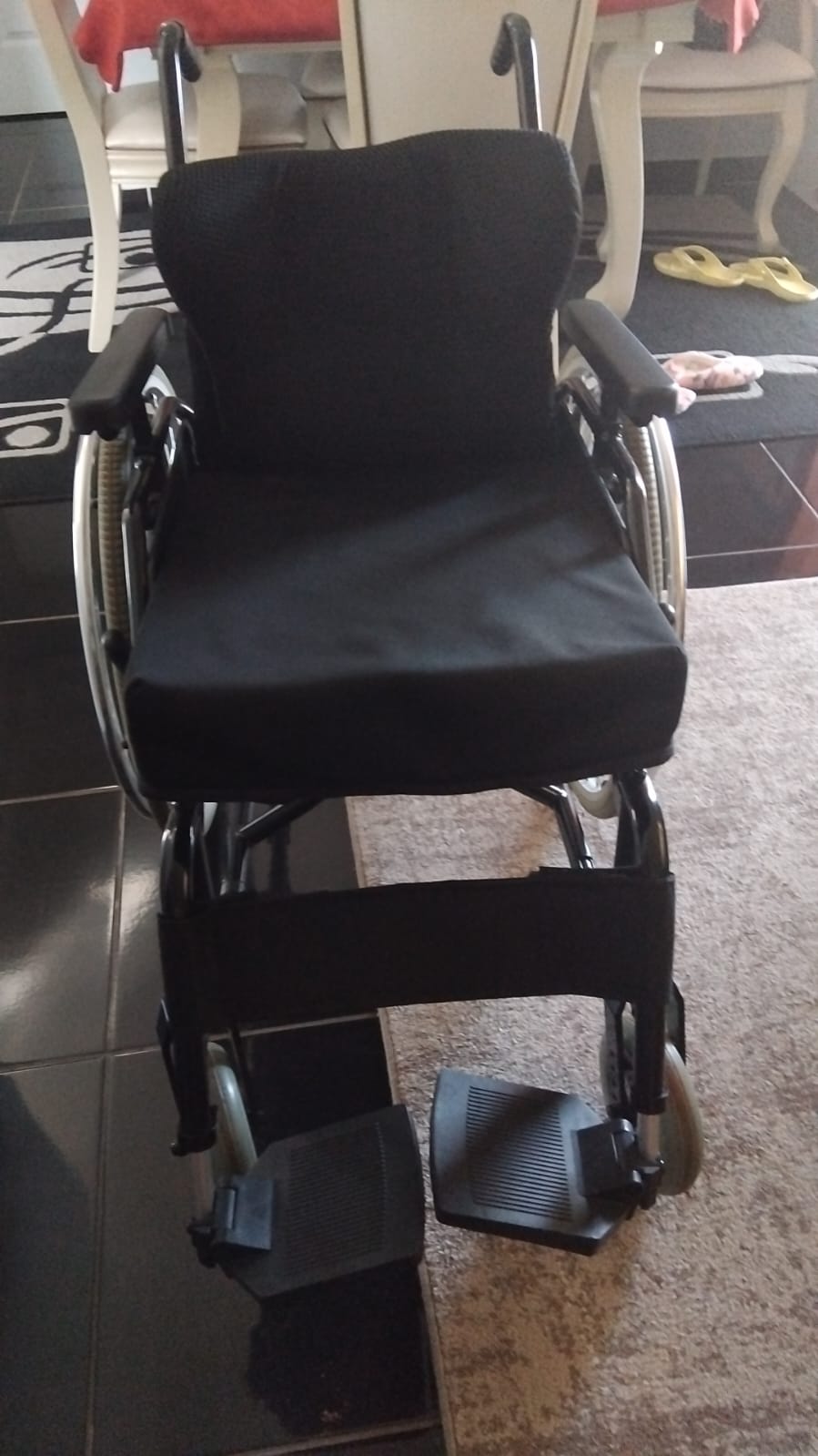 Mobility bed pressure mattress and wheelchair