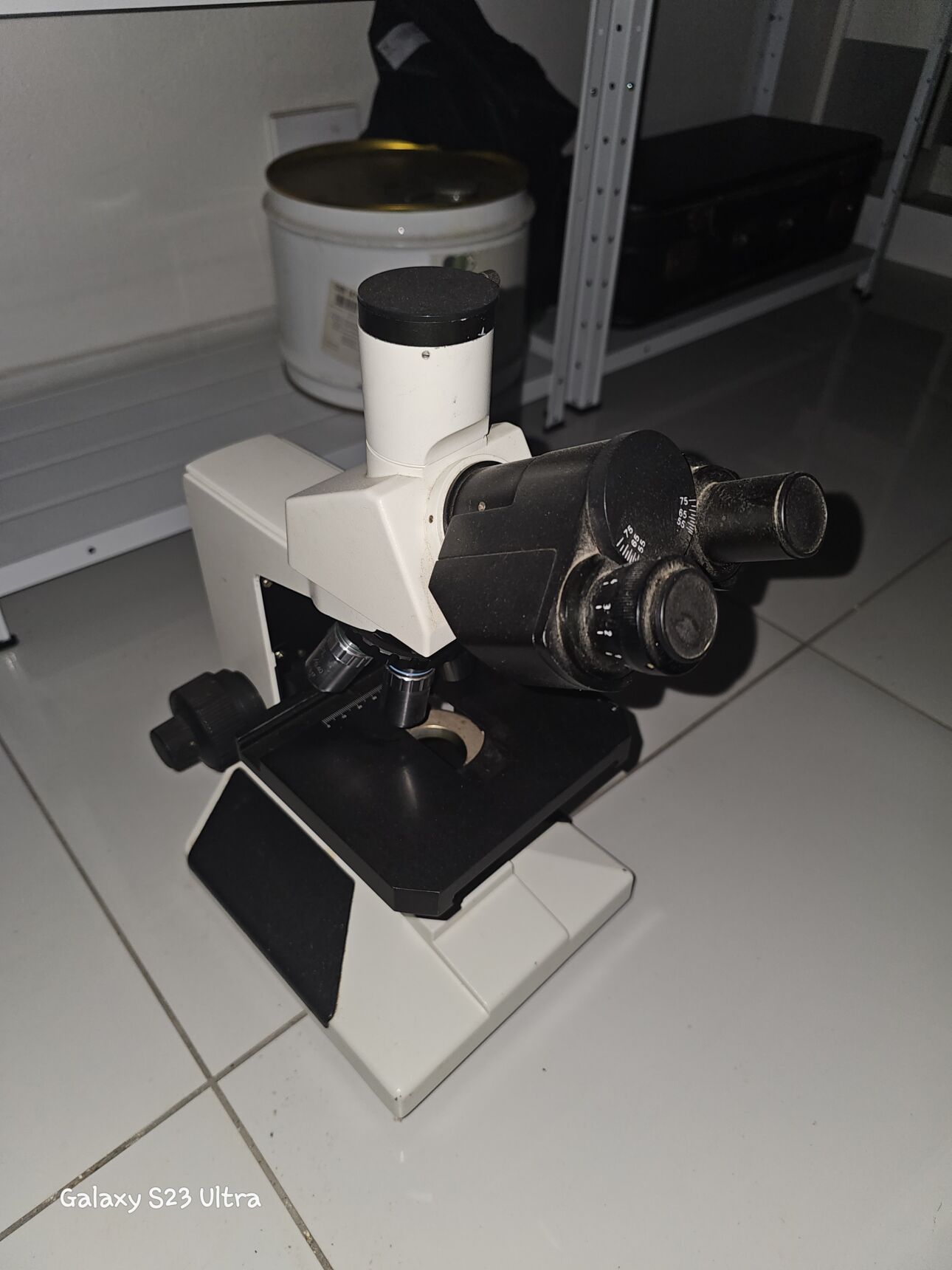 Microscope