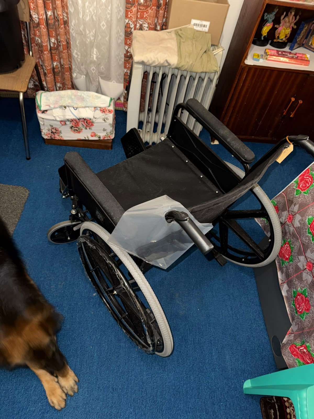 Heavy duty wheelchair – excellent condition