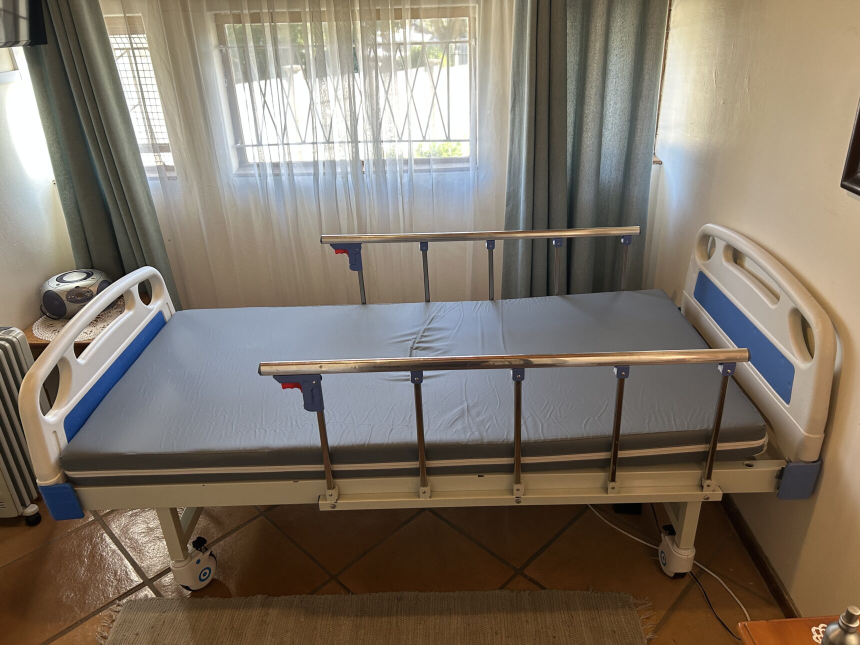 Two crank hospital bed with waterproof mattress