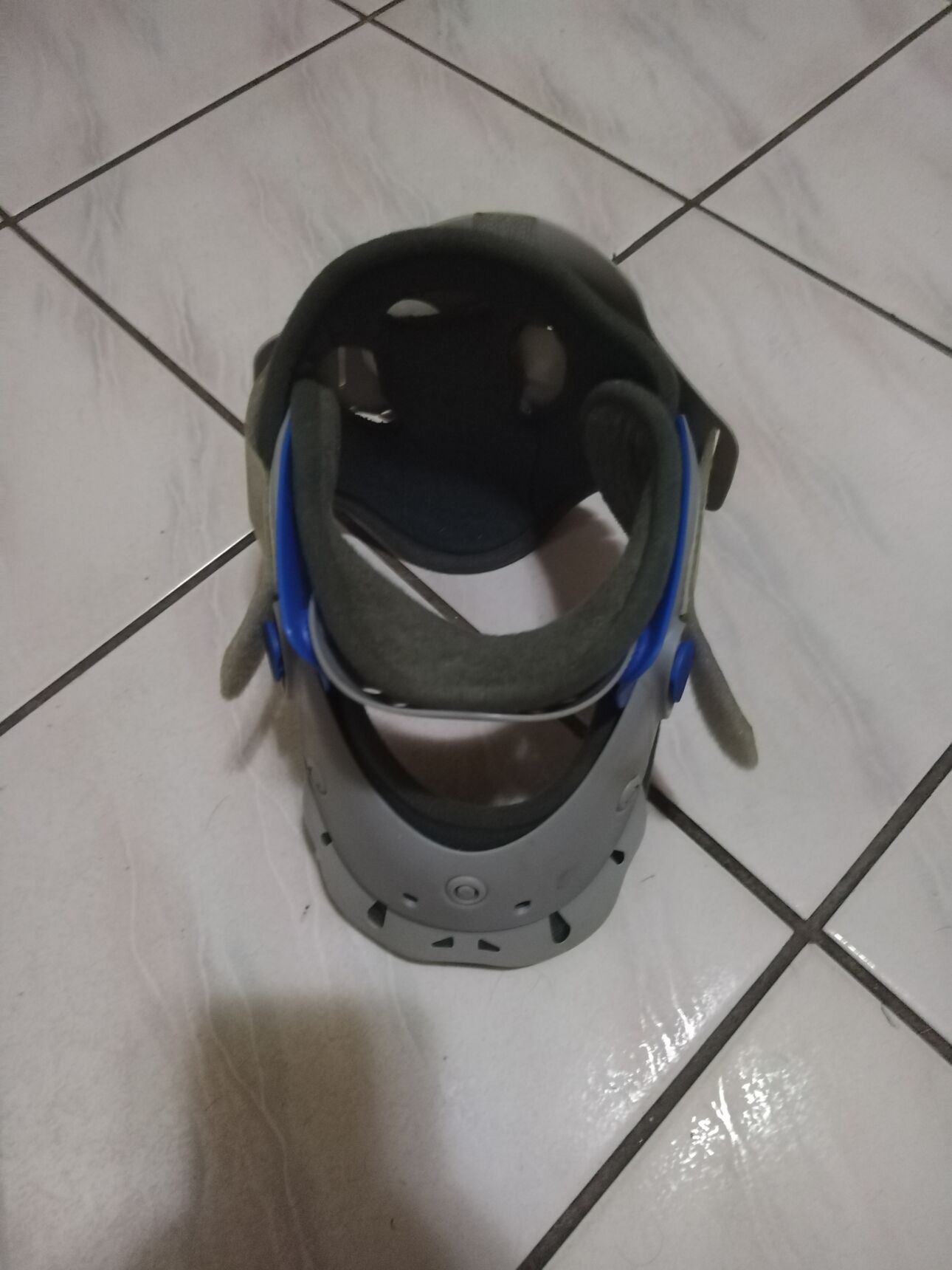 Hard neck collar