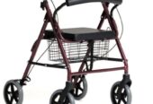4 wheel walker/rollater with seat, brakes and basket