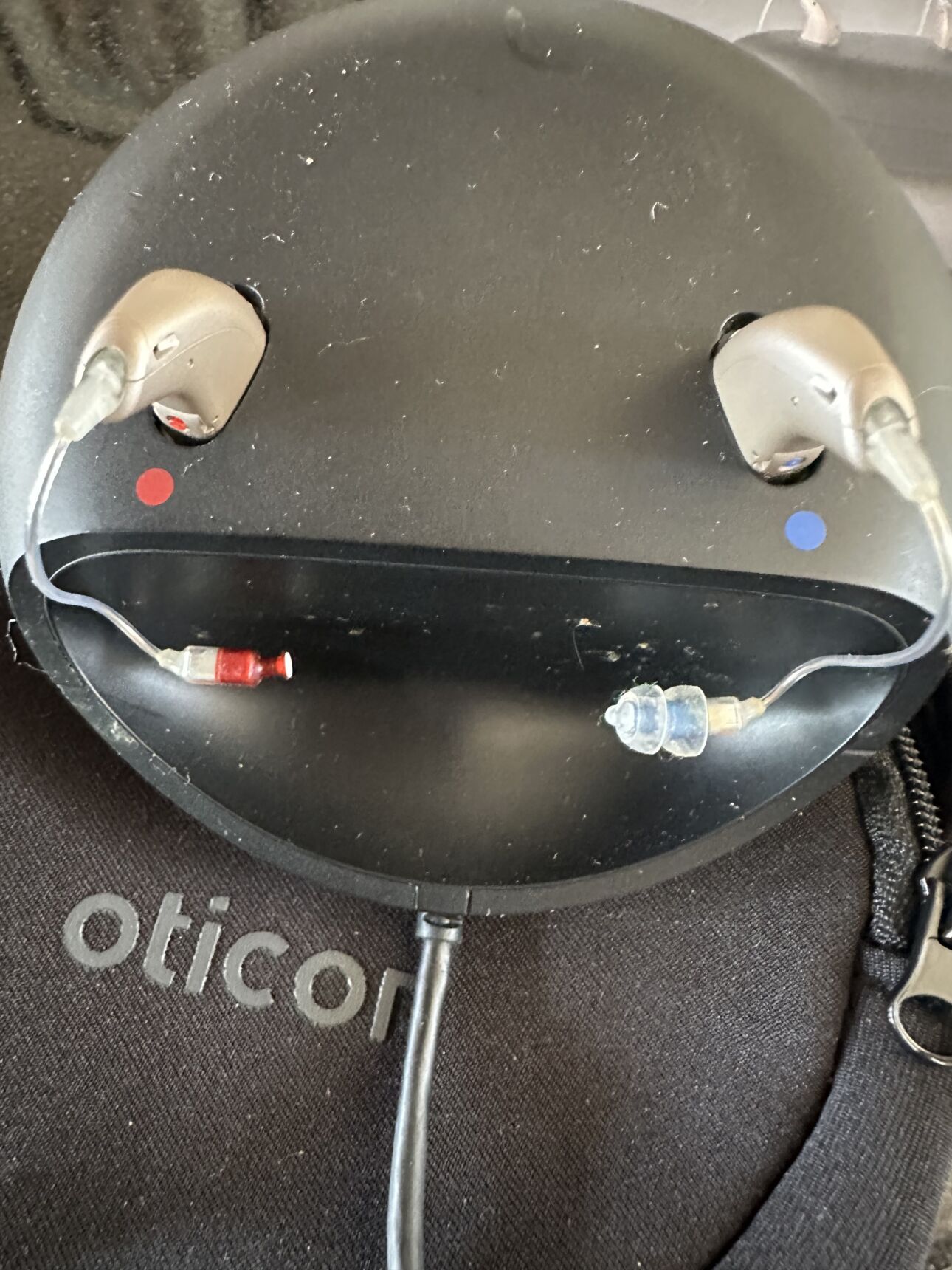 Oticon Zircon 1 miniRITE R Rechargeable Hearing Aids – Complete Kit