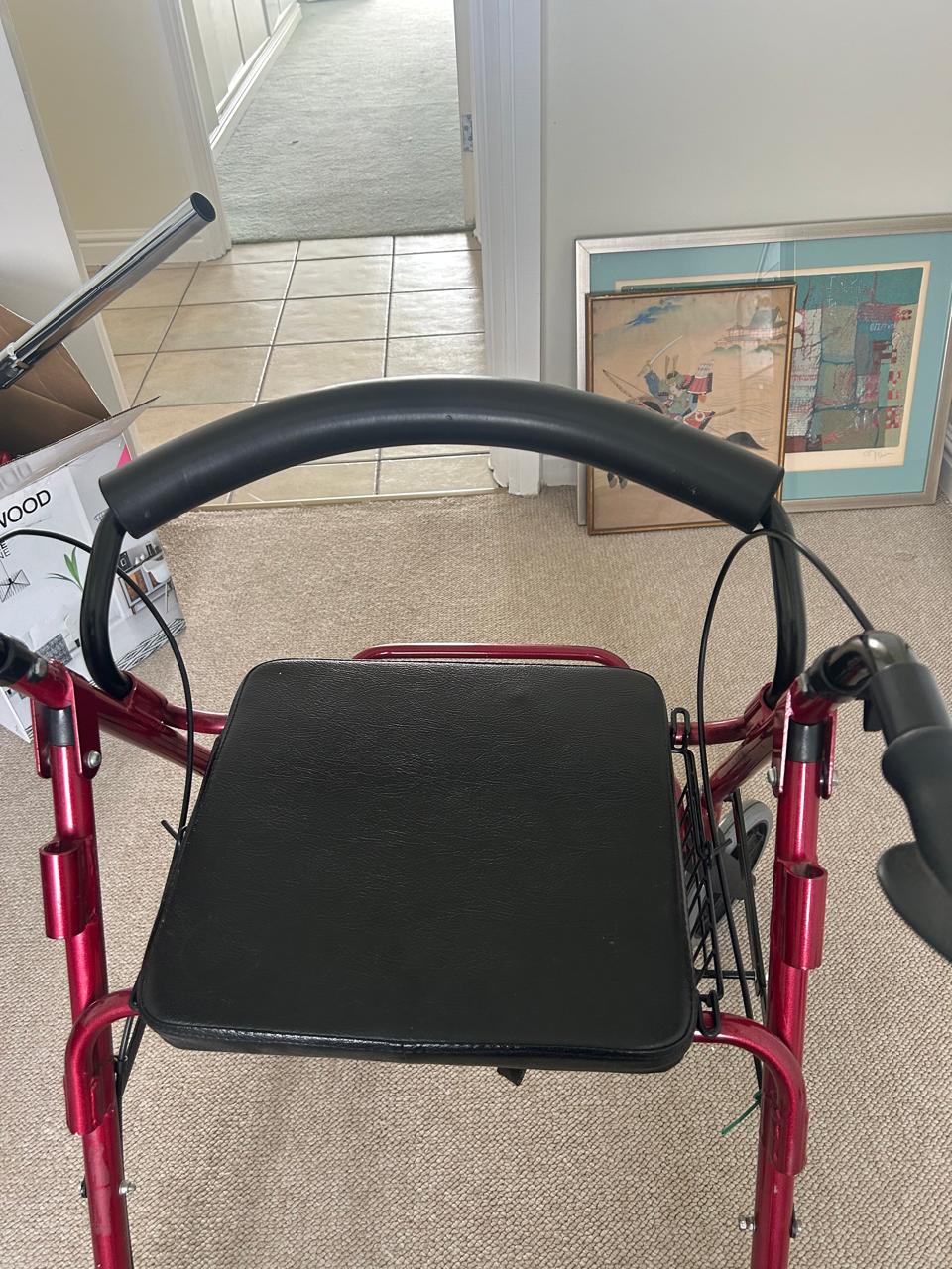 4 wheel walker/rollater with seat, brakes and basket